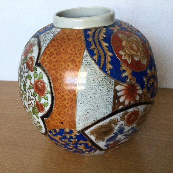 vintage Chinese Imari style ceramic jar vase round hand painted gold red blue - Picture 1 of 7
